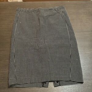Black and white pencil skirt
